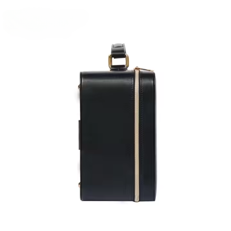 Kuti Kozmetike e Lëvizshme me Hapësirë të Ndryshueshme dhe Pasqyrë Kuti Kozmetike e Lëvizshme me Hapësirë të Ndryshueshme dhe Pasqyrë